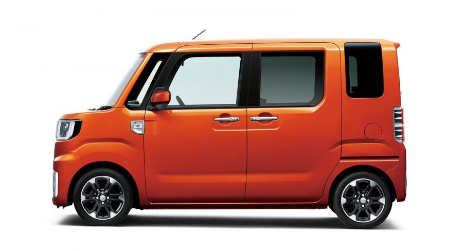  Toyota Pixis Mega 2015 года  (фото 2 из 2)